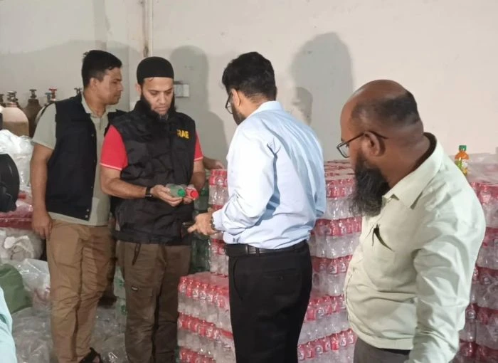 তুরাগে জর্দা দুলালের ‘ভাই ভাই কোম্পানি’তে ভ্রাম্যমাণ আদালতের অভিযান:  ১০ লাখ টাকা জরিমানা, ফ্যাক্টরি সিলগালা